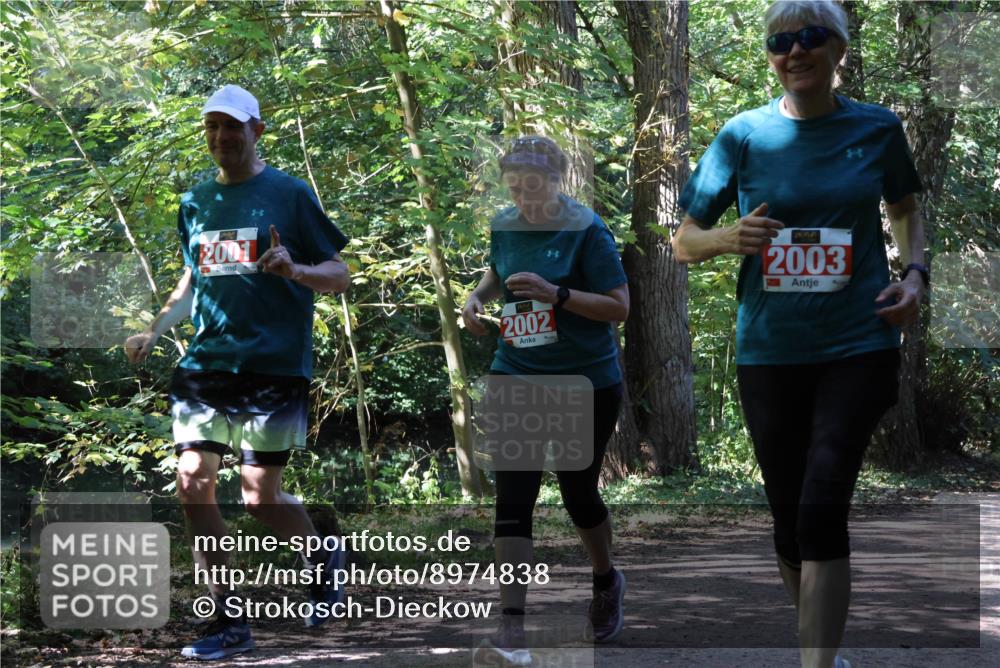 28.09.2025 - 33. Volkslauf durch das schöne Alstertal Strokosch-Dieckow http://msf.ph/oto/8974838 28.09.2025 13:05:59 Laufen 12001, 2002, 75, 2003 meine-sportfotos.de