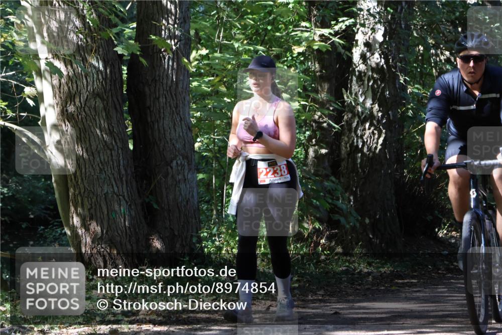 28.09.2025 - 33. Volkslauf durch das schöne Alstertal Strokosch-Dieckow http://msf.ph/oto/8974854 28.09.2025 13:07:44 Laufen 2238 meine-sportfotos.de