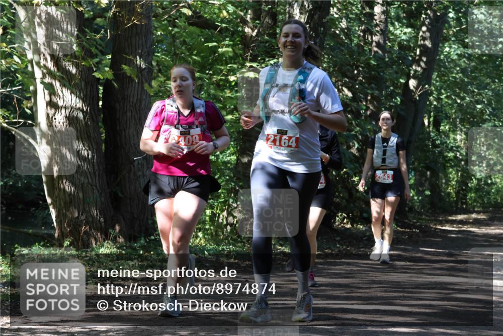 28.09.2025 - 33. Volkslauf durch das schöne Alstertal Strokosch-Dieckow http://msf.ph/oto/8974874 28.09.2025 13:14:30 Laufen 409, 2164, 2643 meine-sportfotos.de
