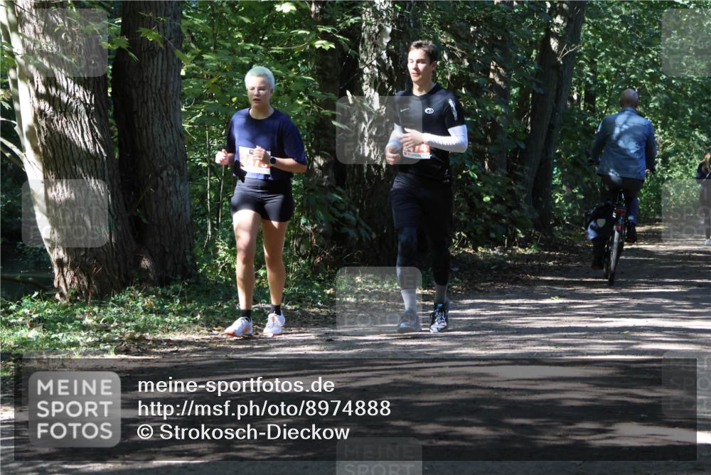 28.09.2025 - 33. Volkslauf durch das schöne Alstertal Strokosch-Dieckow http://msf.ph/oto/8974888 28.09.2025 13:17:31 Laufen  meine-sportfotos.de