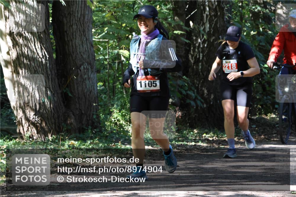 28.09.2025 - 33. Volkslauf durch das schöne Alstertal Strokosch-Dieckow http://msf.ph/oto/8974904 28.09.2025 13:21:52 Laufen 1105, 2218 meine-sportfotos.de