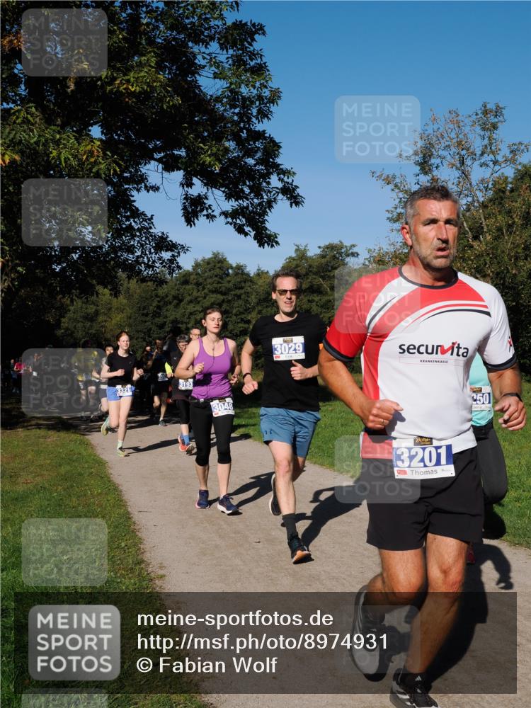28.09.2025 - 33. Volkslauf durch das schöne Alstertal Fabian Wolf http://msf.ph/oto/8974931 28.09.2025 10:35:32 Laufen 3321, 3193, 3048, 3029, 3201, 250 meine-sportfotos.de