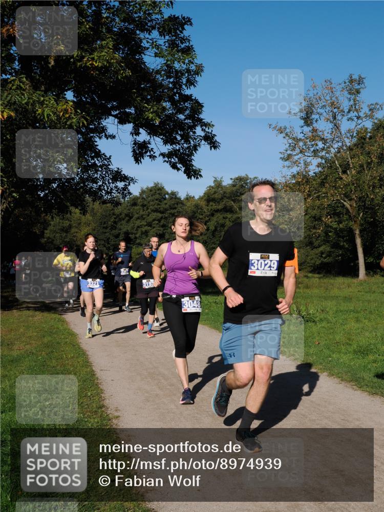 28.09.2025 - 33. Volkslauf durch das schöne Alstertal Fabian Wolf http://msf.ph/oto/8974939 28.09.2025 10:35:32 Laufen 3048, 3029, 3321, 3193 meine-sportfotos.de