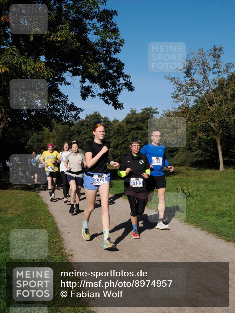 28.09.2025 - 33. Volkslauf durch das schöne Alstertal Fabian Wolf http://msf.ph/oto/8974957 28.09.2025 10:35:34 Laufen 3937, 3321, 3193, 3049 meine-sportfotos.de