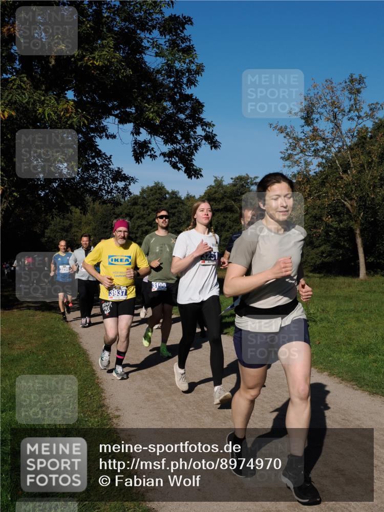28.09.2025 - 33. Volkslauf durch das schöne Alstertal Fabian Wolf http://msf.ph/oto/8974970 28.09.2025 10:35:36 Laufen 3298, 3937, 3100 meine-sportfotos.de