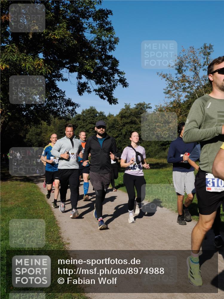 28.09.2025 - 33. Volkslauf durch das schöne Alstertal Fabian Wolf http://msf.ph/oto/8974988 28.09.2025 10:35:38 Laufen 298, 008, 310, 1 meine-sportfotos.de