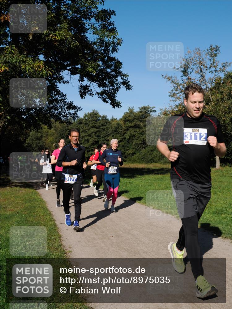 28.09.2025 - 33. Volkslauf durch das schöne Alstertal Fabian Wolf http://msf.ph/oto/8975035 28.09.2025 10:35:43 Laufen 3177, 3112 meine-sportfotos.de