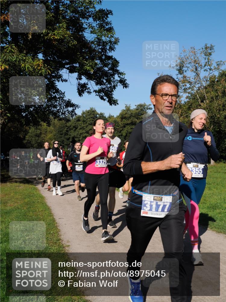 28.09.2025 - 33. Volkslauf durch das schöne Alstertal Fabian Wolf http://msf.ph/oto/8975045 28.09.2025 10:35:45 Laufen 13901, 3293, 13329, 946, 3177, 355 meine-sportfotos.de