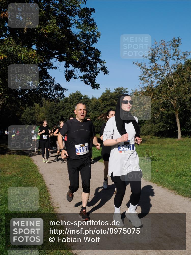 28.09.2025 - 33. Volkslauf durch das schöne Alstertal Fabian Wolf http://msf.ph/oto/8975075 28.09.2025 10:35:48 Laufen 3120, 3181, 3901 meine-sportfotos.de