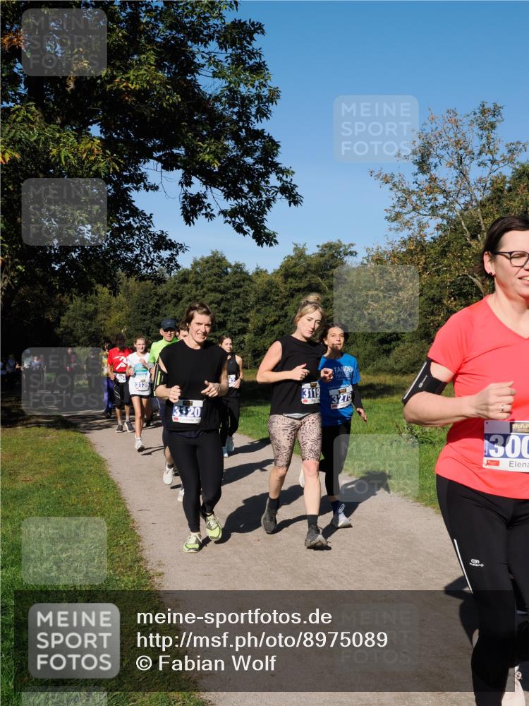 28.09.2025 - 33. Volkslauf durch das schöne Alstertal Fabian Wolf http://msf.ph/oto/8975089 28.09.2025 10:35:50 Laufen 3135, 3120, 3119, 3275, 300 meine-sportfotos.de