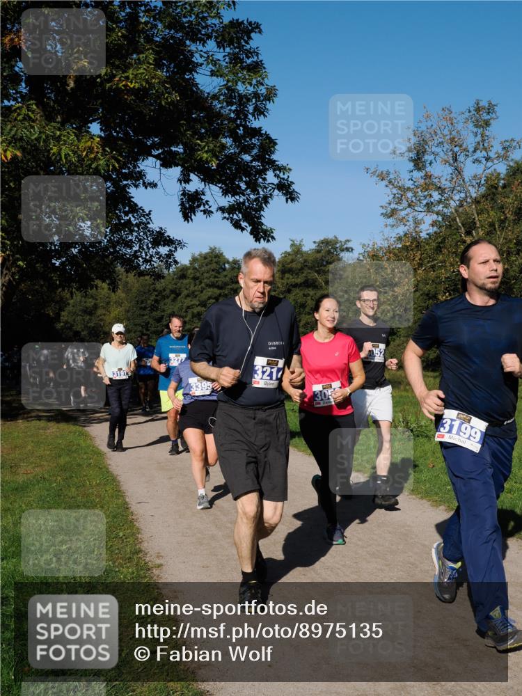 28.09.2025 - 33. Volkslauf durch das schöne Alstertal Fabian Wolf http://msf.ph/oto/8975135 28.09.2025 10:35:59 Laufen 3191, 3277, 3395, 321, 305, 3199 meine-sportfotos.de
