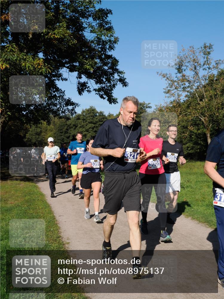 28.09.2025 - 33. Volkslauf durch das schöne Alstertal Fabian Wolf http://msf.ph/oto/8975137 28.09.2025 10:35:59 Laufen 3191, 3277, 3395, 321, 3059, 3052, 31 meine-sportfotos.de