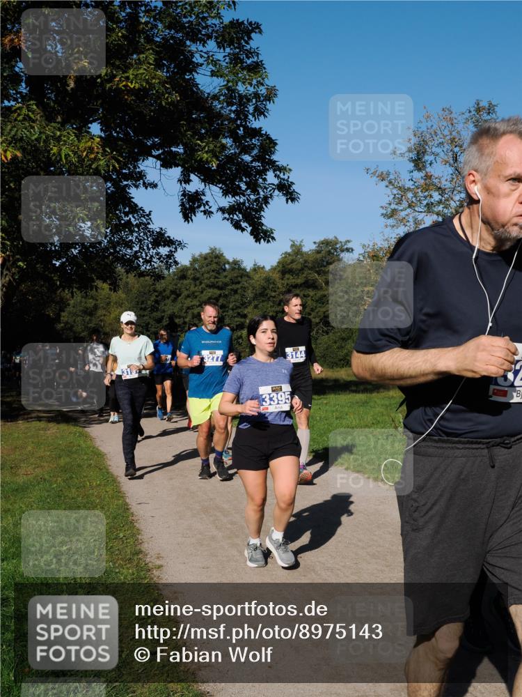 28.09.2025 - 33. Volkslauf durch das schöne Alstertal Fabian Wolf http://msf.ph/oto/8975143 28.09.2025 10:36:00 Laufen 3277, 3395, 3144 meine-sportfotos.de