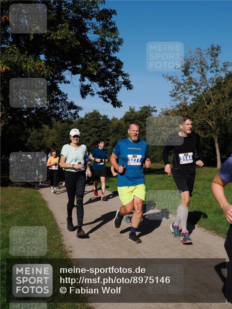 28.09.2025 - 33. Volkslauf durch das schöne Alstertal Fabian Wolf http://msf.ph/oto/8975146 28.09.2025 10:36:01 Laufen 3277, 3144 meine-sportfotos.de