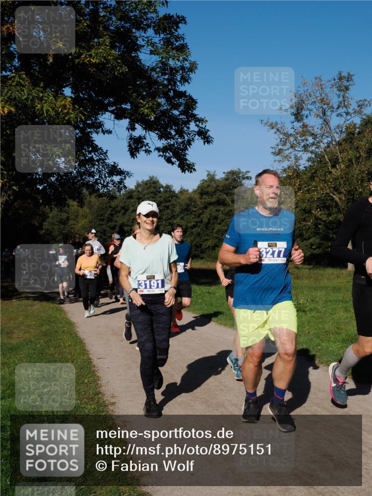 28.09.2025 - 33. Volkslauf durch das schöne Alstertal Fabian Wolf http://msf.ph/oto/8975151 28.09.2025 10:36:02 Laufen 3191, 80, 3277 meine-sportfotos.de