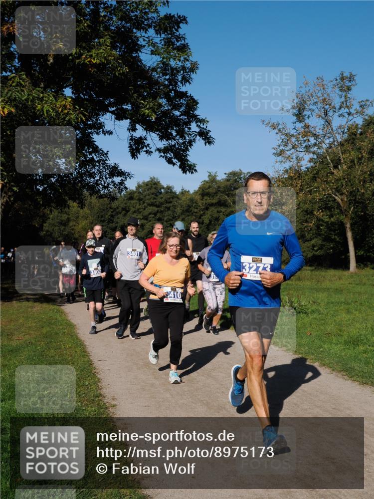 28.09.2025 - 33. Volkslauf durch das schöne Alstertal Fabian Wolf http://msf.ph/oto/8975173 28.09.2025 10:36:04 Laufen 3402, 3401, 410, 3273 meine-sportfotos.de