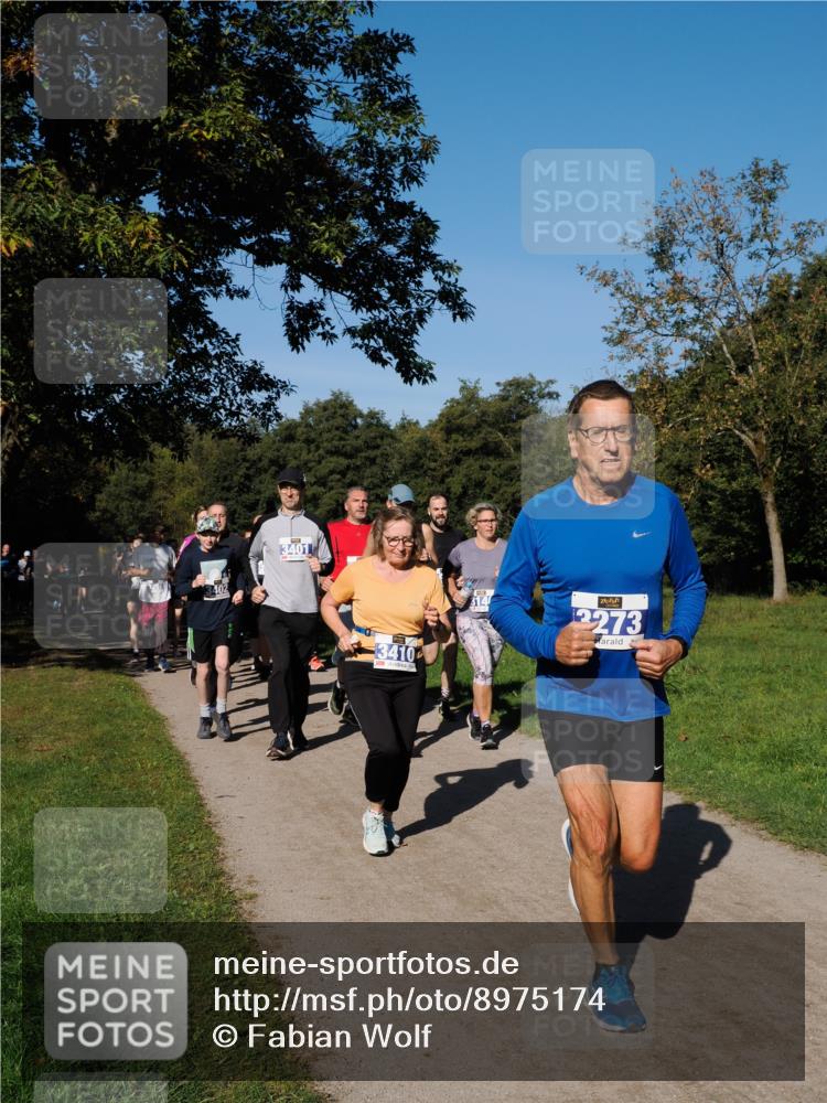 28.09.2025 - 33. Volkslauf durch das schöne Alstertal Fabian Wolf http://msf.ph/oto/8975174 28.09.2025 10:36:04 Laufen 3401, 3410, 3273 meine-sportfotos.de