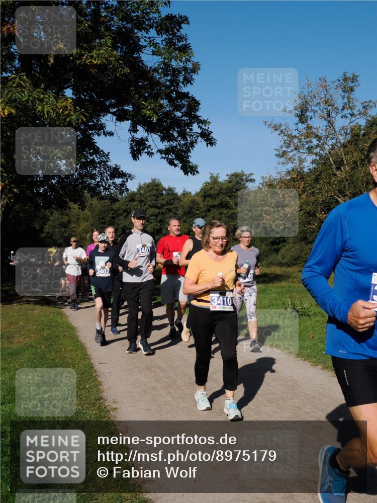 28.09.2025 - 33. Volkslauf durch das schöne Alstertal Fabian Wolf http://msf.ph/oto/8975179 28.09.2025 10:36:04 Laufen 3402, 3401, 3410 meine-sportfotos.de