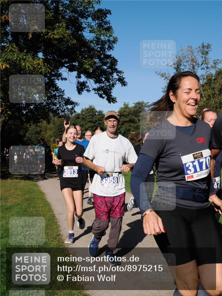 28.09.2025 - 33. Volkslauf durch das schöne Alstertal Fabian Wolf http://msf.ph/oto/8975215 28.09.2025 10:36:09 Laufen 3013, 3358, 13170, 47 meine-sportfotos.de