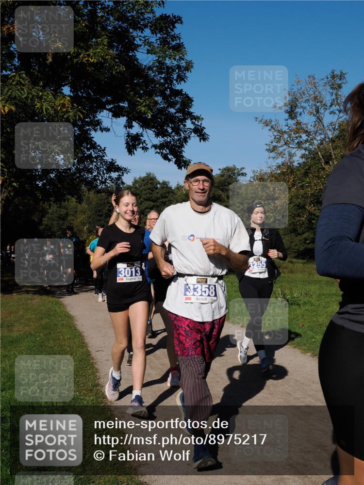 28.09.2025 - 33. Volkslauf durch das schöne Alstertal Fabian Wolf http://msf.ph/oto/8975217 28.09.2025 10:36:09 Laufen 3013, 3358 meine-sportfotos.de