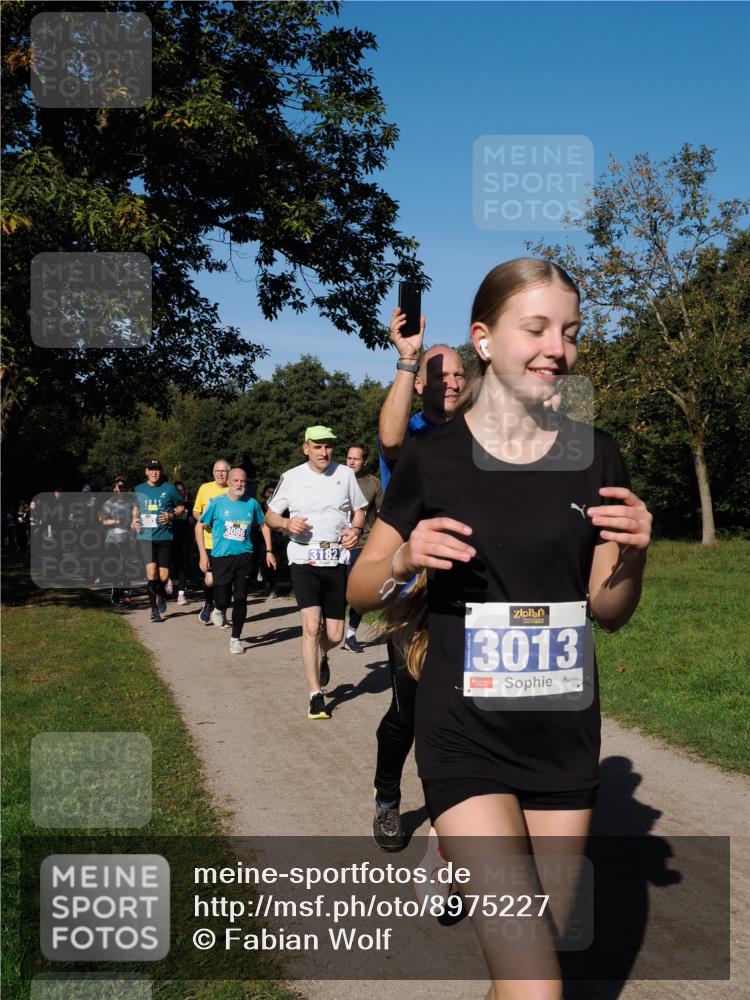 28.09.2025 - 33. Volkslauf durch das schöne Alstertal Fabian Wolf http://msf.ph/oto/8975227 28.09.2025 10:36:10 Laufen 3086, 3182, 3013 meine-sportfotos.de