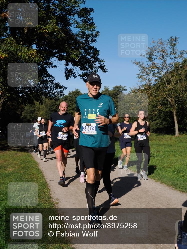 28.09.2025 - 33. Volkslauf durch das schöne Alstertal Fabian Wolf http://msf.ph/oto/8975258 28.09.2025 10:36:15 Laufen 2025, 3405, 3003, 302, 3242 meine-sportfotos.de
