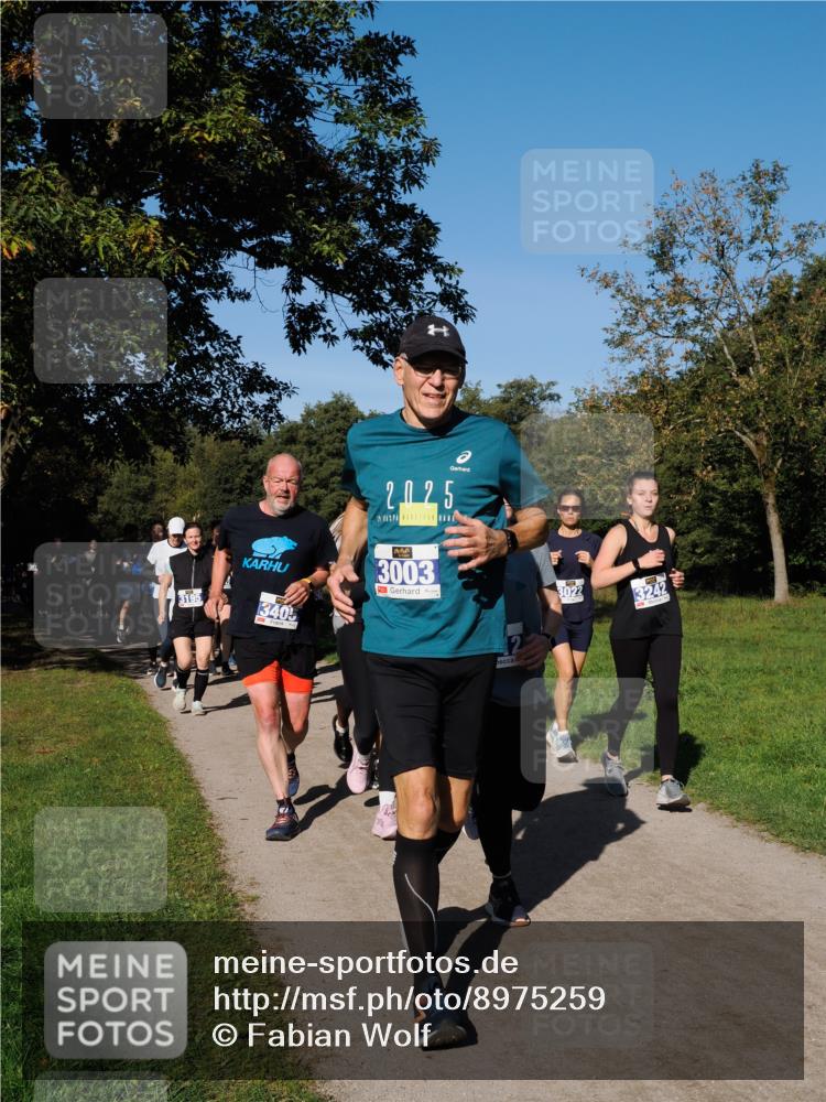 28.09.2025 - 33. Volkslauf durch das schöne Alstertal Fabian Wolf http://msf.ph/oto/8975259 28.09.2025 10:36:15 Laufen 2025, 3195, 3405, 3003, 3022, 3242 meine-sportfotos.de
