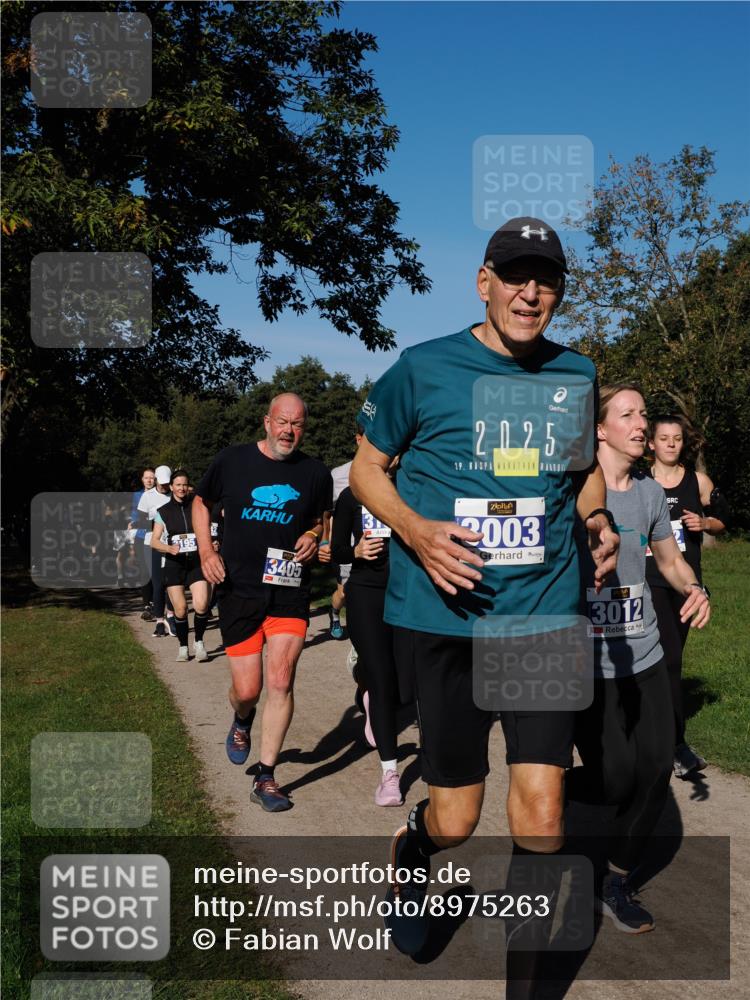 28.09.2025 - 33. Volkslauf durch das schöne Alstertal Fabian Wolf http://msf.ph/oto/8975263 28.09.2025 10:36:15 Laufen 3405, 2025, 19, 3003, 3012 meine-sportfotos.de
