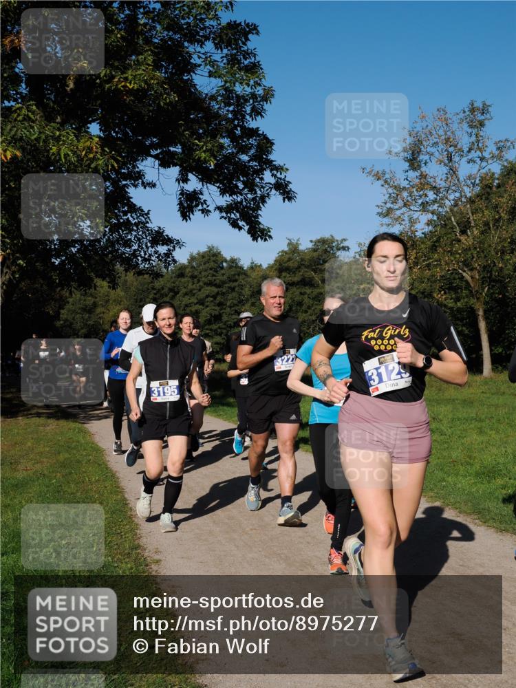28.09.2025 - 33. Volkslauf durch das schöne Alstertal Fabian Wolf http://msf.ph/oto/8975277 28.09.2025 10:36:17 Laufen 3195, 3222, 0000, 3129 meine-sportfotos.de