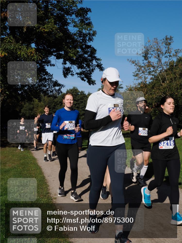 28.09.2025 - 33. Volkslauf durch das schöne Alstertal Fabian Wolf http://msf.ph/oto/8975300 28.09.2025 10:36:19 Laufen 3095, 3096, 3216 meine-sportfotos.de