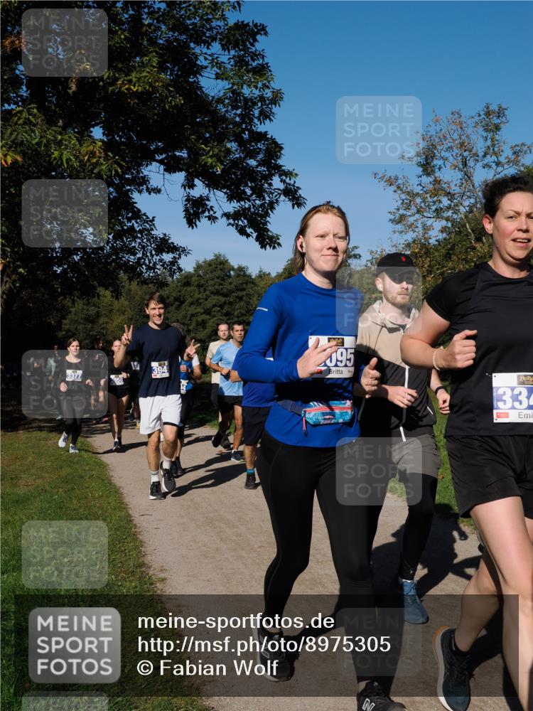 28.09.2025 - 33. Volkslauf durch das schöne Alstertal Fabian Wolf http://msf.ph/oto/8975305 28.09.2025 10:36:20 Laufen 3377, 394, 095, 334 meine-sportfotos.de