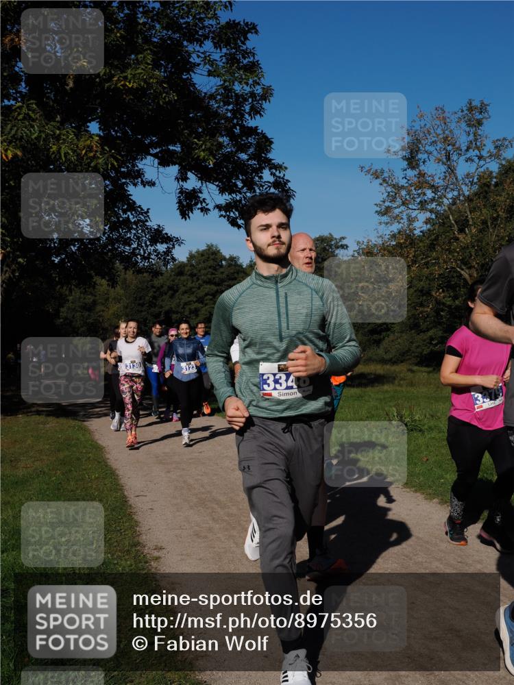 28.09.2025 - 33. Volkslauf durch das schöne Alstertal Fabian Wolf http://msf.ph/oto/8975356 28.09.2025 10:36:26 Laufen 3130, 23, 3, 3340 meine-sportfotos.de