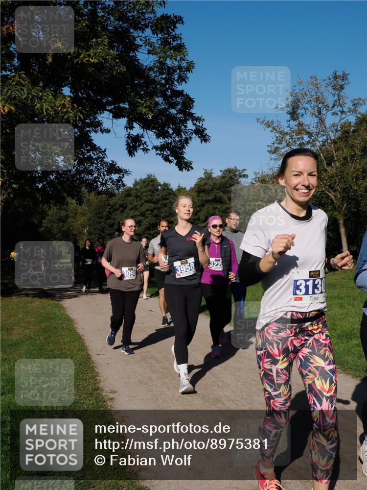 28.09.2025 - 33. Volkslauf durch das schöne Alstertal Fabian Wolf http://msf.ph/oto/8975381 28.09.2025 10:36:29 Laufen 3090, 3958, 322, 3130, 1 meine-sportfotos.de