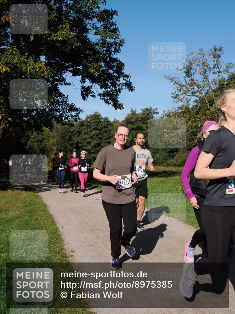 28.09.2025 - 33. Volkslauf durch das schöne Alstertal Fabian Wolf http://msf.ph/oto/8975385 28.09.2025 10:36:30 Laufen 3338, 3397, 3090, 3347 meine-sportfotos.de
