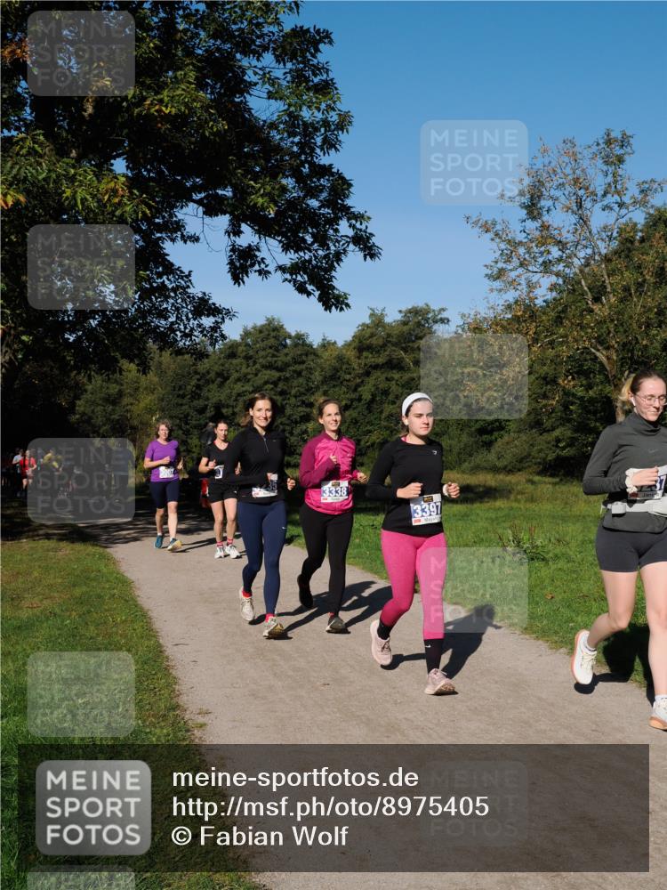 28.09.2025 - 33. Volkslauf durch das schöne Alstertal Fabian Wolf http://msf.ph/oto/8975405 28.09.2025 10:36:33 Laufen 3007, 3338, 3397 meine-sportfotos.de