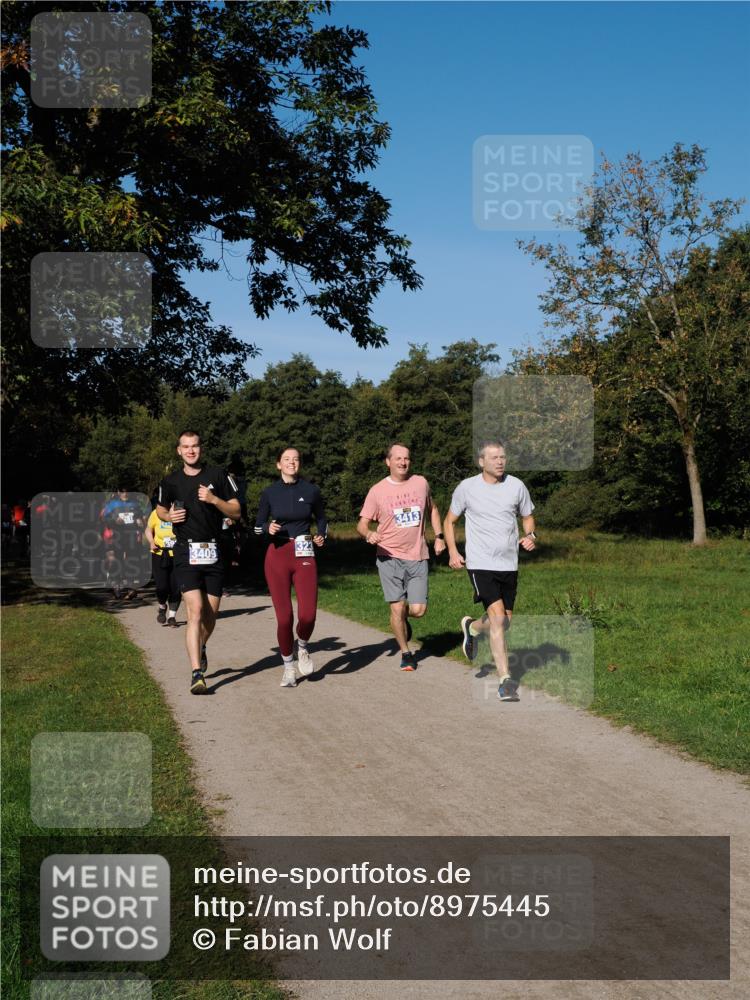 28.09.2025 - 33. Volkslauf durch das schöne Alstertal Fabian Wolf http://msf.ph/oto/8975445 28.09.2025 10:36:40 Laufen 3409, 3413 meine-sportfotos.de