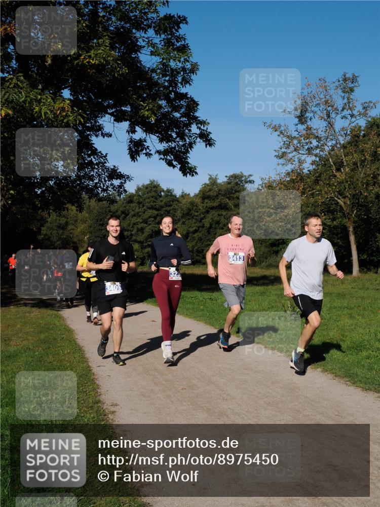 28.09.2025 - 33. Volkslauf durch das schöne Alstertal Fabian Wolf http://msf.ph/oto/8975450 28.09.2025 10:36:40 Laufen 3409, 323, 3413 meine-sportfotos.de
