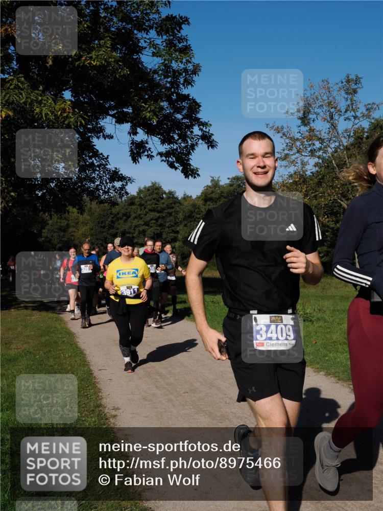 28.09.2025 - 33. Volkslauf durch das schöne Alstertal Fabian Wolf http://msf.ph/oto/8975466 28.09.2025 10:36:42 Laufen 328, 40, 3409 meine-sportfotos.de