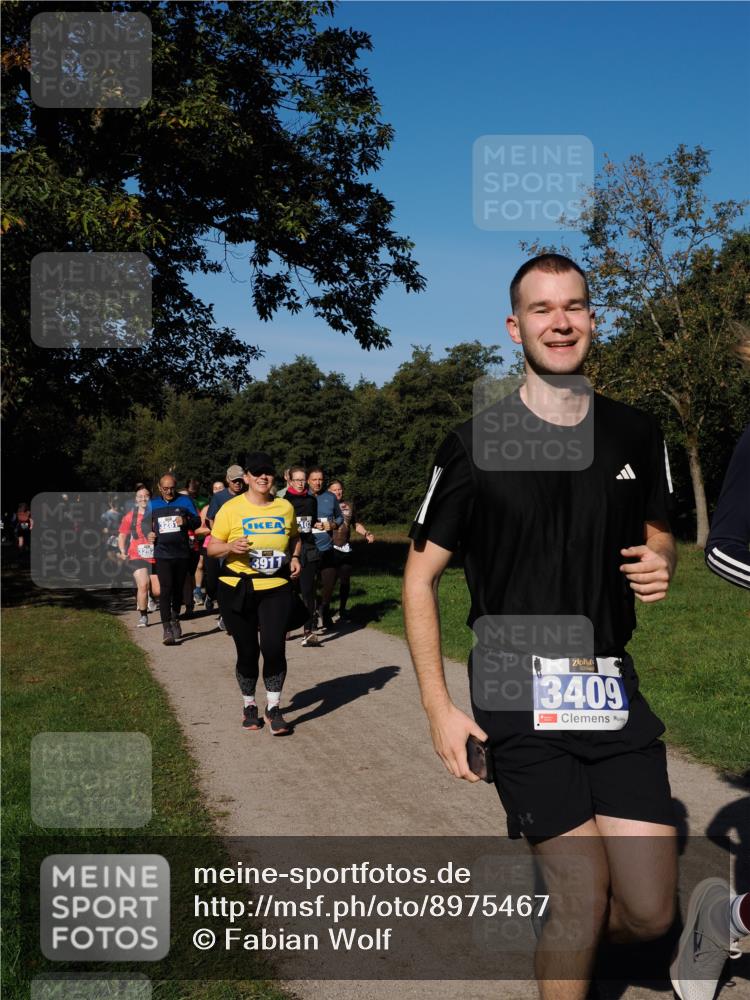 28.09.2025 - 33. Volkslauf durch das schöne Alstertal Fabian Wolf http://msf.ph/oto/8975467 28.09.2025 10:36:42 Laufen 3252, 3281, 3911, 3409 meine-sportfotos.de