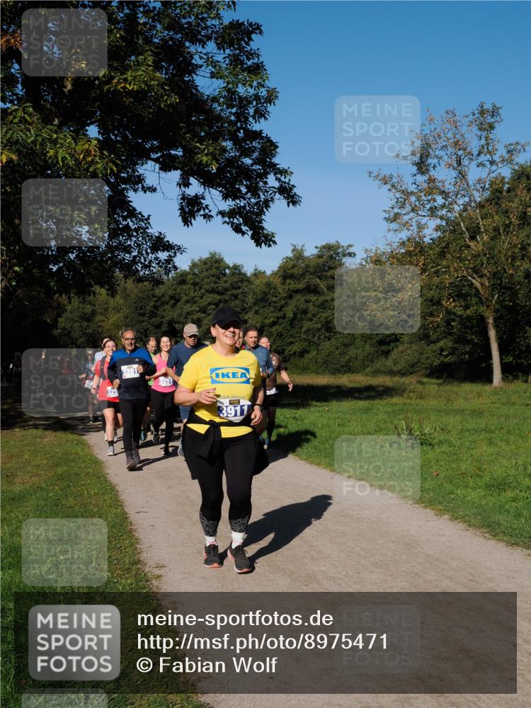 28.09.2025 - 33. Volkslauf durch das schöne Alstertal Fabian Wolf http://msf.ph/oto/8975471 28.09.2025 10:36:43 Laufen 3281, 3251, 3911 meine-sportfotos.de
