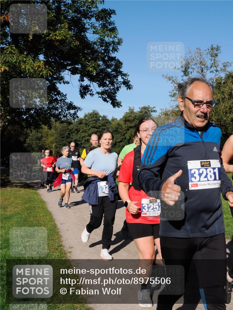 28.09.2025 - 33. Volkslauf durch das schöne Alstertal Fabian Wolf http://msf.ph/oto/8975506 28.09.2025 10:36:47 Laufen 1126, 32, 325, 3281 meine-sportfotos.de