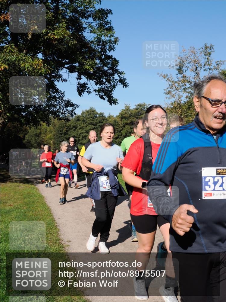 28.09.2025 - 33. Volkslauf durch das schöne Alstertal Fabian Wolf http://msf.ph/oto/8975507 28.09.2025 10:36:47 Laufen 3289, 126, 32, 328 meine-sportfotos.de