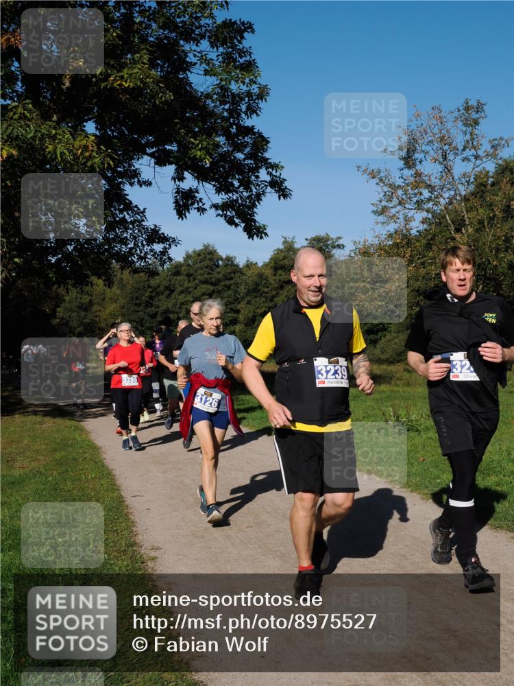 28.09.2025 - 33. Volkslauf durch das schöne Alstertal Fabian Wolf http://msf.ph/oto/8975527 28.09.2025 10:36:49 Laufen 3289, 3126, 3239, 32 meine-sportfotos.de
