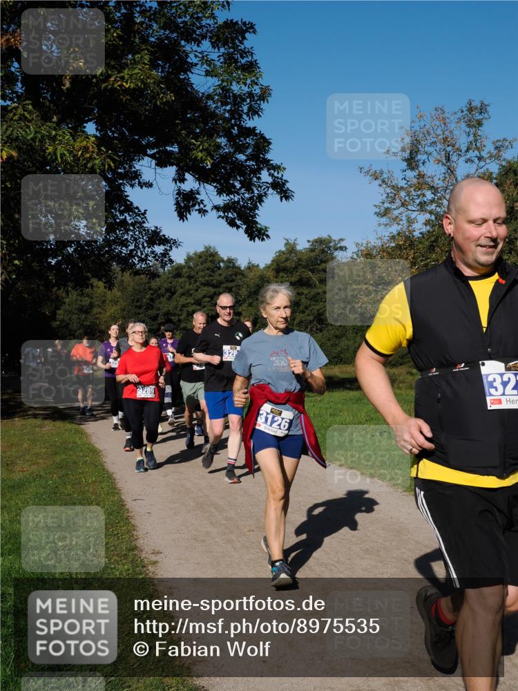 28.09.2025 - 33. Volkslauf durch das schöne Alstertal Fabian Wolf http://msf.ph/oto/8975535 28.09.2025 10:36:49 Laufen 3332, 32, 289, 3126 meine-sportfotos.de