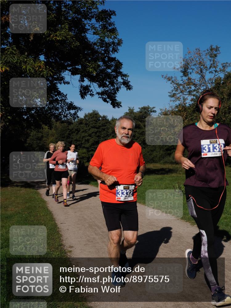 28.09.2025 - 33. Volkslauf durch das schöne Alstertal Fabian Wolf http://msf.ph/oto/8975575 28.09.2025 10:36:56 Laufen 334, 3073, 3057, 3332, 3139 meine-sportfotos.de
