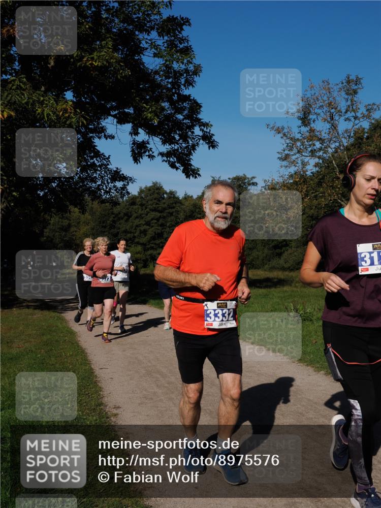 28.09.2025 - 33. Volkslauf durch das schöne Alstertal Fabian Wolf http://msf.ph/oto/8975576 28.09.2025 10:36:56 Laufen 34, 3332, 1313 meine-sportfotos.de