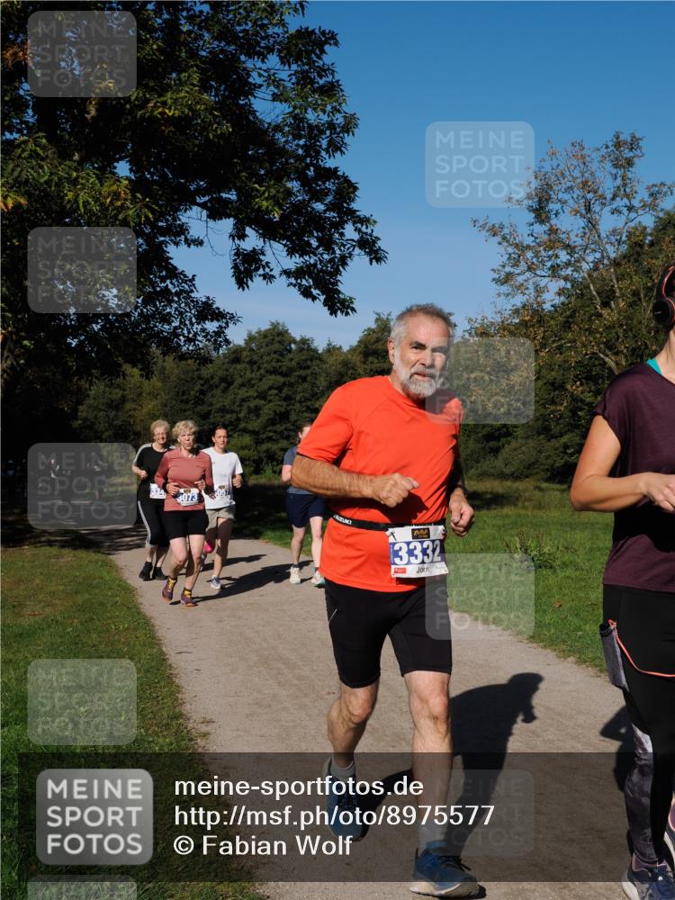 28.09.2025 - 33. Volkslauf durch das schöne Alstertal Fabian Wolf http://msf.ph/oto/8975577 28.09.2025 10:36:56 Laufen 3073, 057, 3332 meine-sportfotos.de