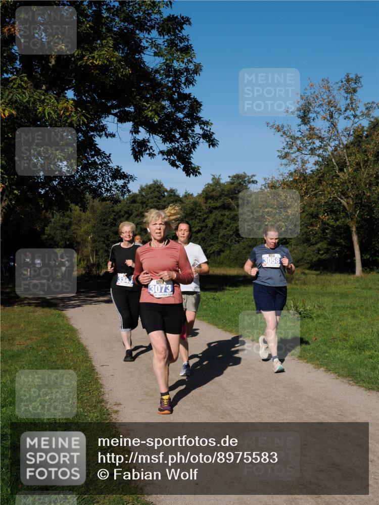 28.09.2025 - 33. Volkslauf durch das schöne Alstertal Fabian Wolf http://msf.ph/oto/8975583 28.09.2025 10:36:58 Laufen 3073, 3058 meine-sportfotos.de