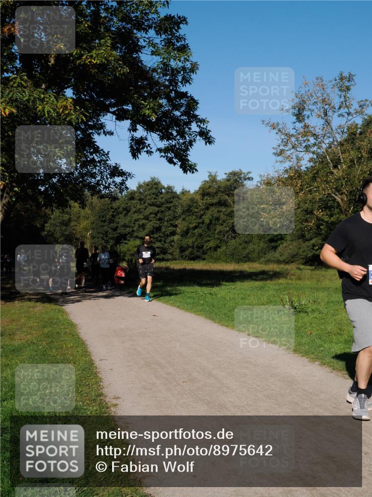 28.09.2025 - 33. Volkslauf durch das schöne Alstertal Fabian Wolf http://msf.ph/oto/8975642 28.09.2025 10:37:07 Laufen  meine-sportfotos.de