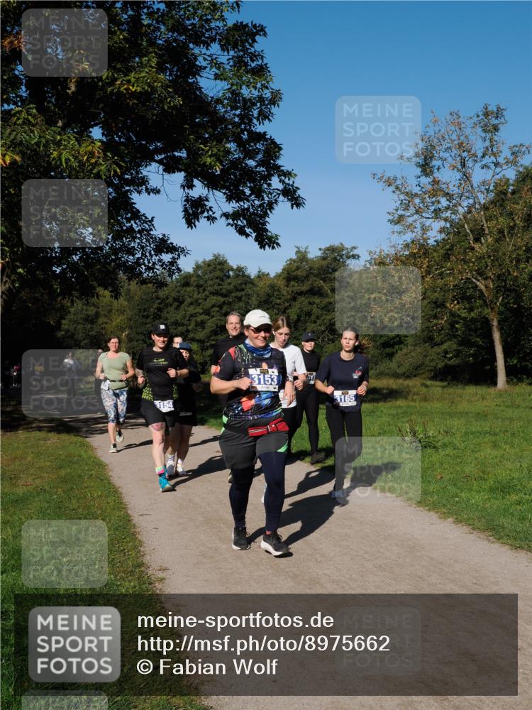 28.09.2025 - 33. Volkslauf durch das schöne Alstertal Fabian Wolf http://msf.ph/oto/8975662 28.09.2025 10:37:13 Laufen 3154, 3153, 3165 meine-sportfotos.de